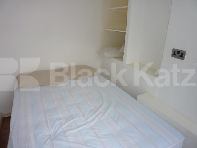 			BY REGENTS CANAL!, 2 Bedroom, 1 bath, 1 reception Flat			 Highstone Mansions Camden Road, CAMDEN